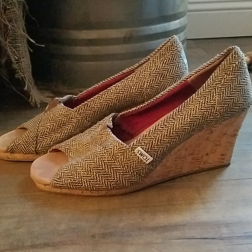 Toms peep toe wedge